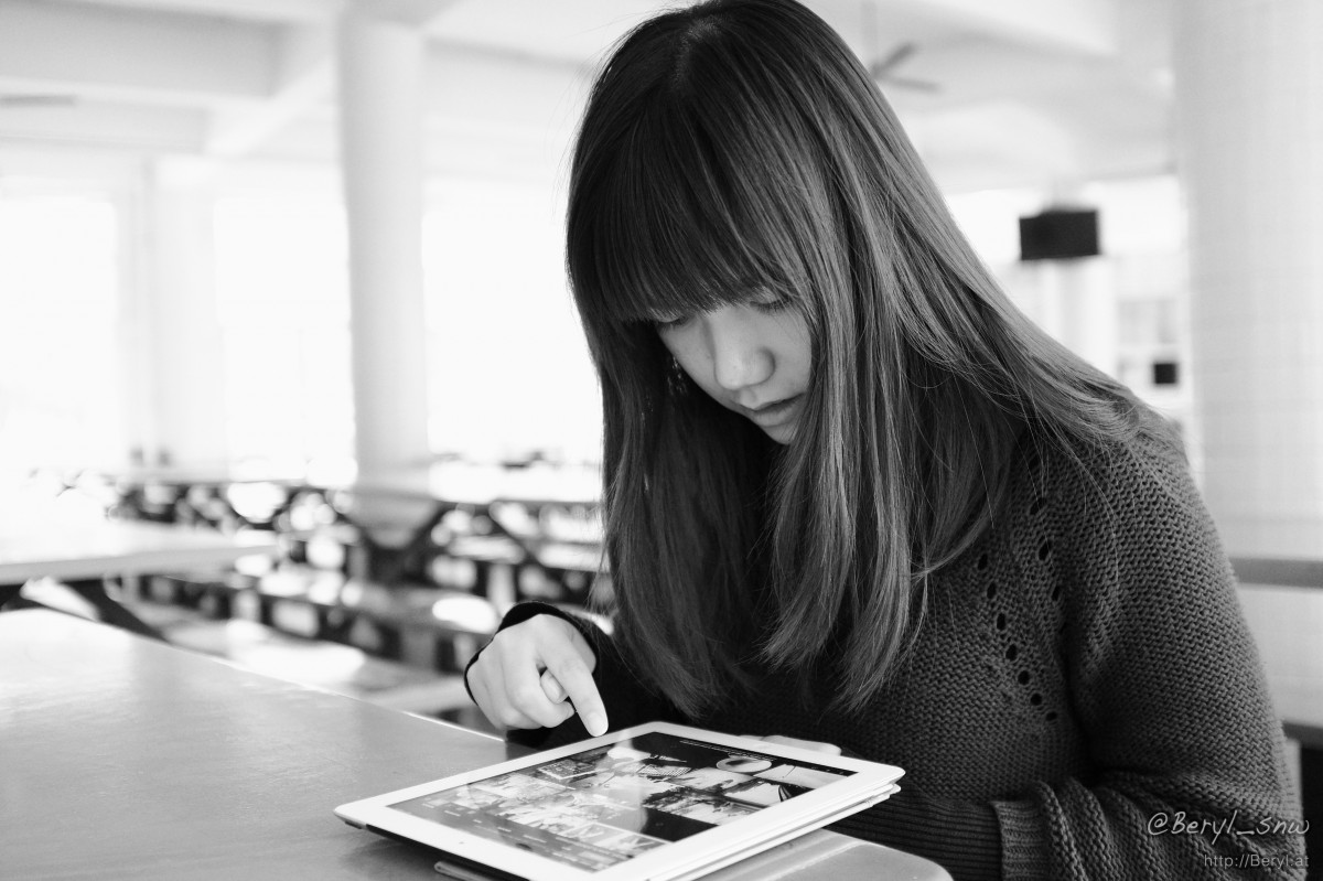 portrait_blackandwhite_bw_cute_apple_girl_asian_student-187212.jpg!d.jpeg