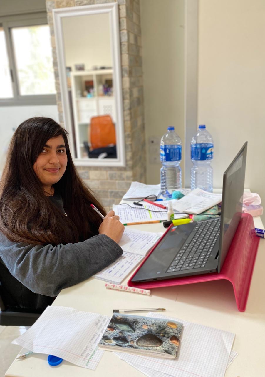 PHOTO-2020-04-14-14-53-12.jpg Лаяна Авад, студентка